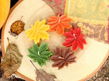 Load image into Gallery viewer, Festive Floating Beeswax Leaf Candles (Set of 5)