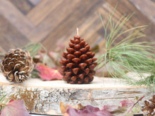 Load image into Gallery viewer, Pine Cone Candle