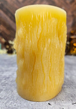 Load image into Gallery viewer, Bear in Honey Log Pillar Candle