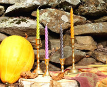 Load image into Gallery viewer, Beeswax 7" Spiral Tapers - MIX &amp; MATCH!
